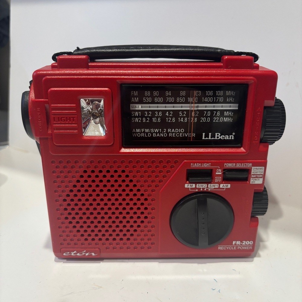 Eton L.L. Bean FR-200 Red Emergency AM FM Shortwave Radio Hand Crank Flashlight